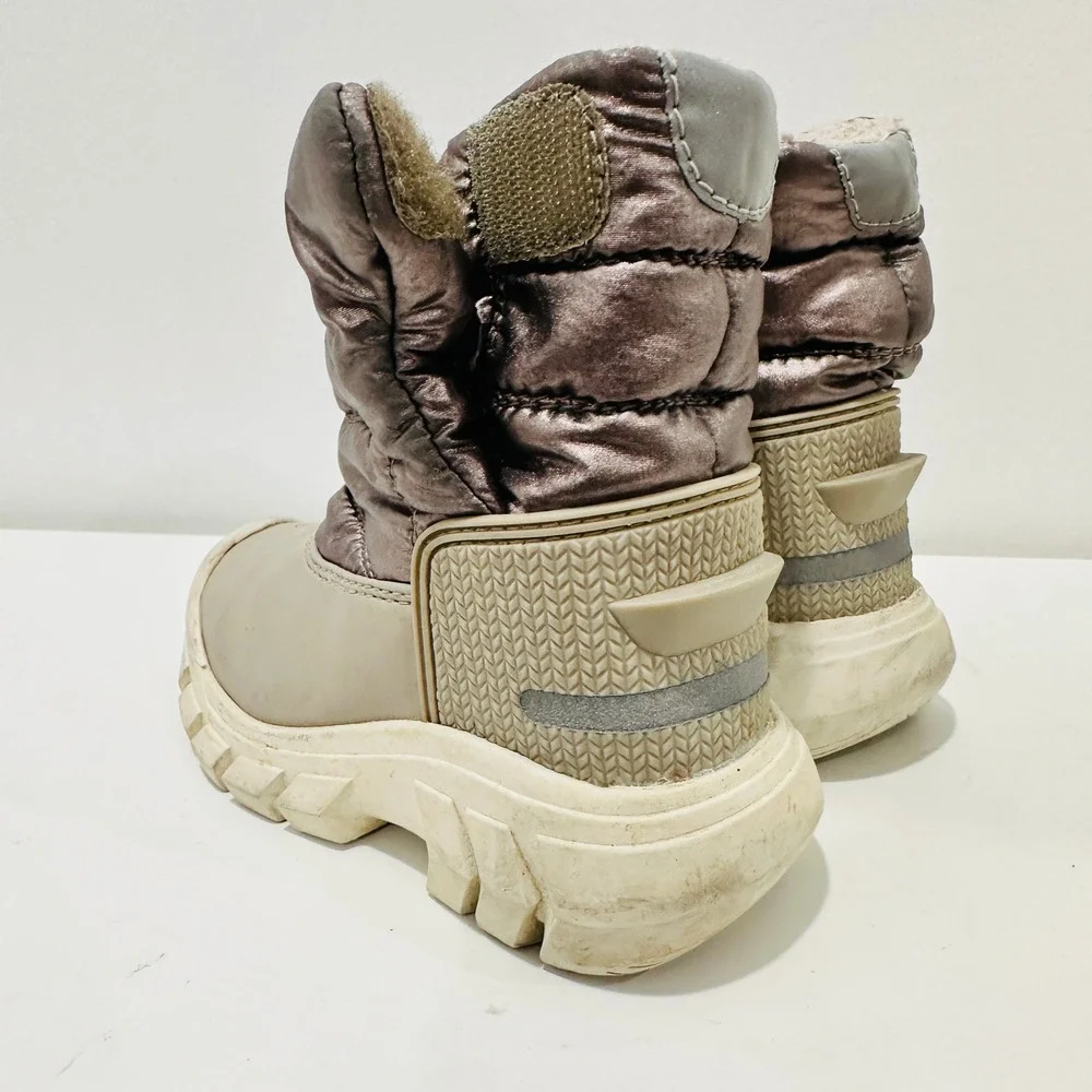 Hunter Boot Kids 5.5 Boys Girls Intrepid Insulated Nebula Vegan Snow Boots B4 G5